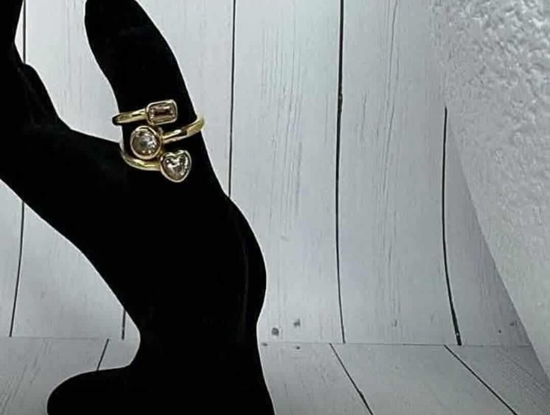 Anillo Isis
